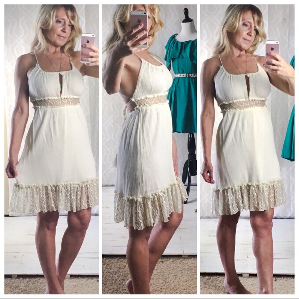 *LAST ONE* Ivory Antique Lace Dress - Picture 6 of 8